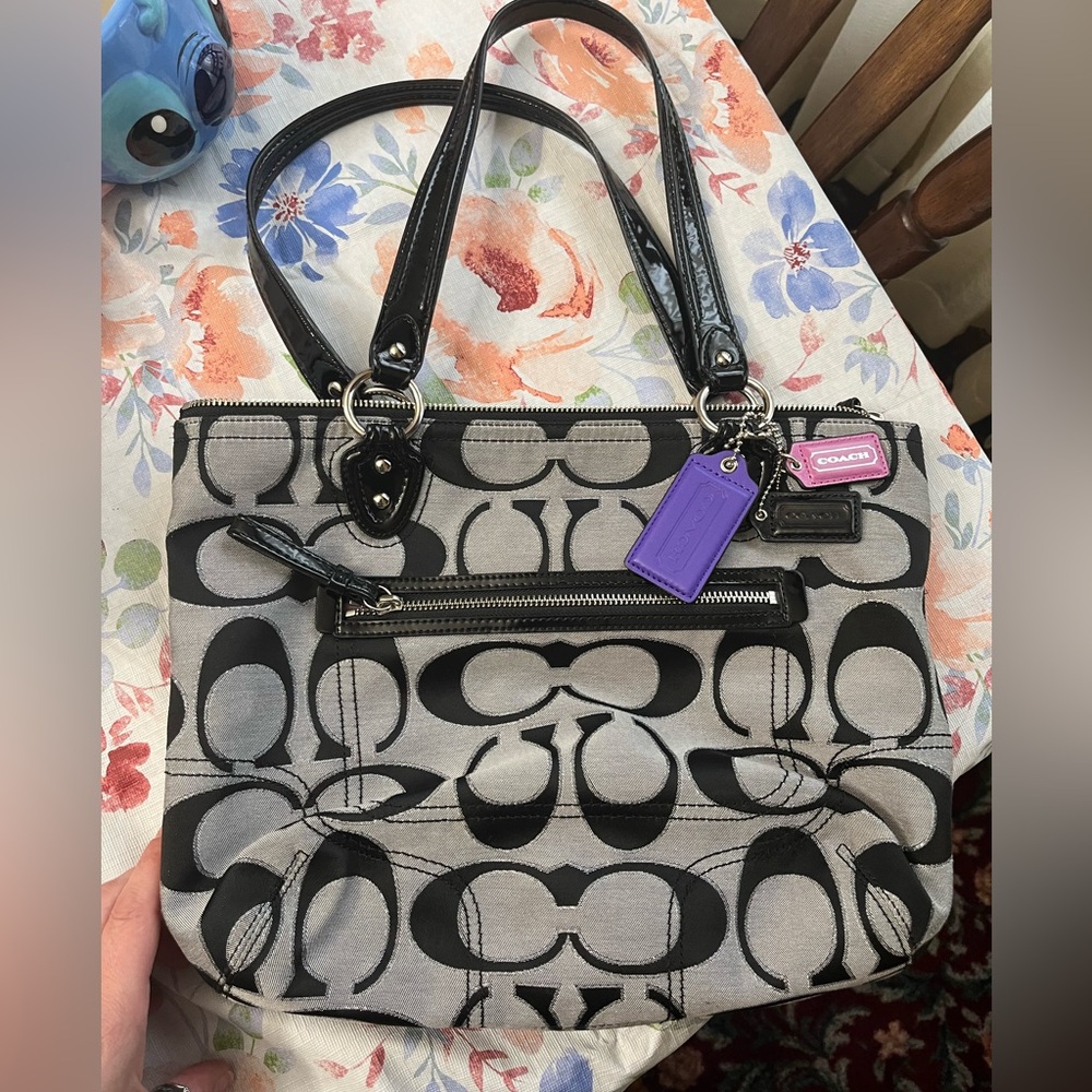 Like New Coach Black Signature Print Purple Interior Shoulder Bag - Picture 2 of 15
